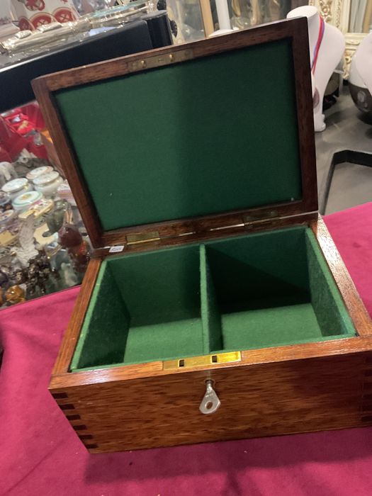 Caixa inglesa mahogany com chave .21x16x17cm