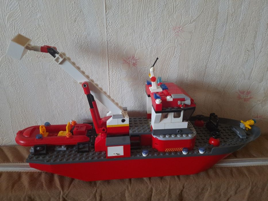 Конструктор типу Лего корабль пожежний