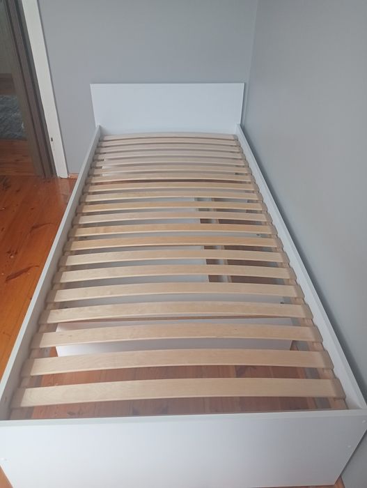 Łóżko z pojemnikiem 90x200