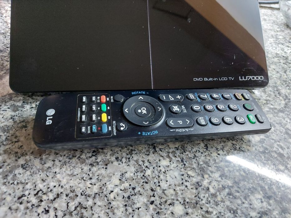 TV Lcd LG 19 c/DVD como nova!