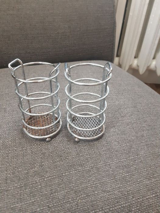 Metalowe pojemniki na kredki. Ikea. 2 szt.