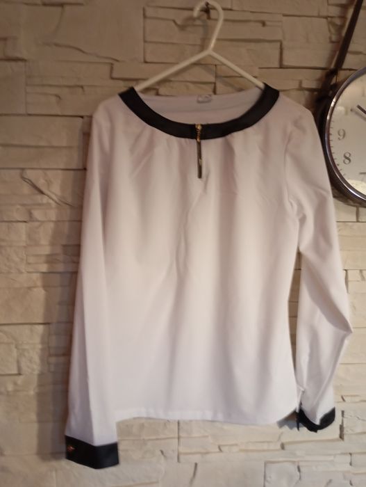 Piękna elegancka bluzeczka rozmiar 36 
Z metki rozmiar 36
Brak metki z