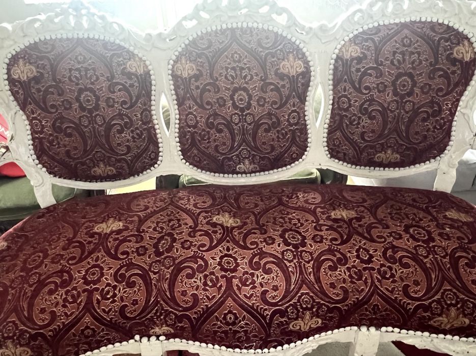 Zestaw mebli drewnianych