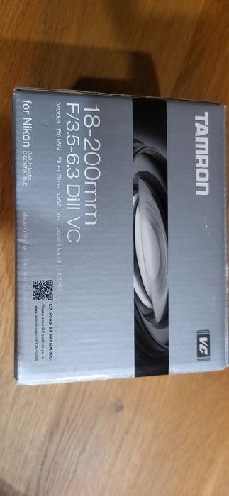 Obiektyw firmy Tamron do aparatu Nikon