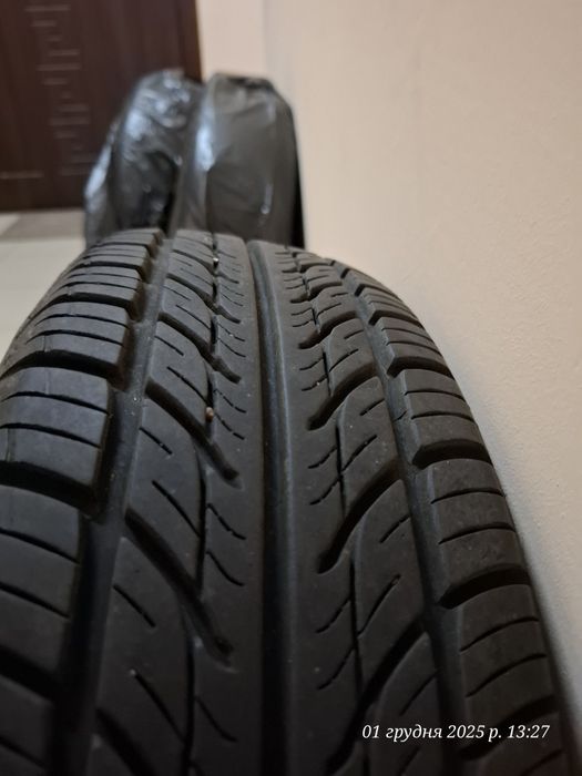 Резина з дисками