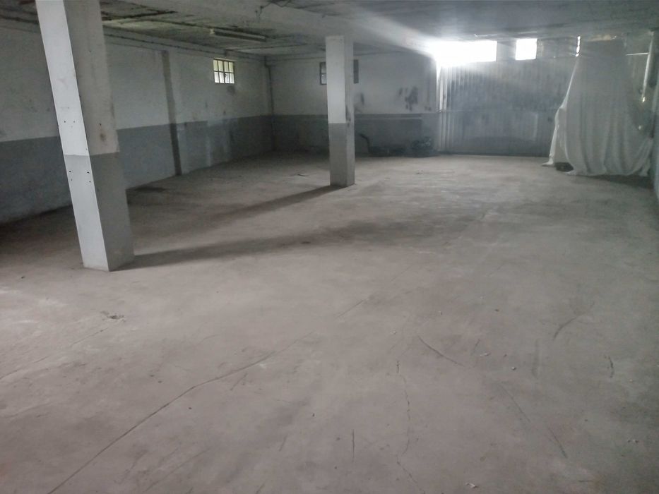 Pequeno armazém disponível