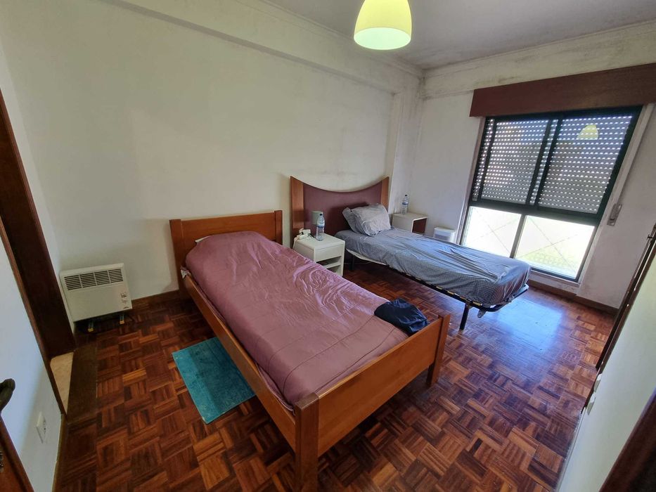 Arrenda-se T3 127 m2 2 WC garagem Sto. António Cavaleiros Loures