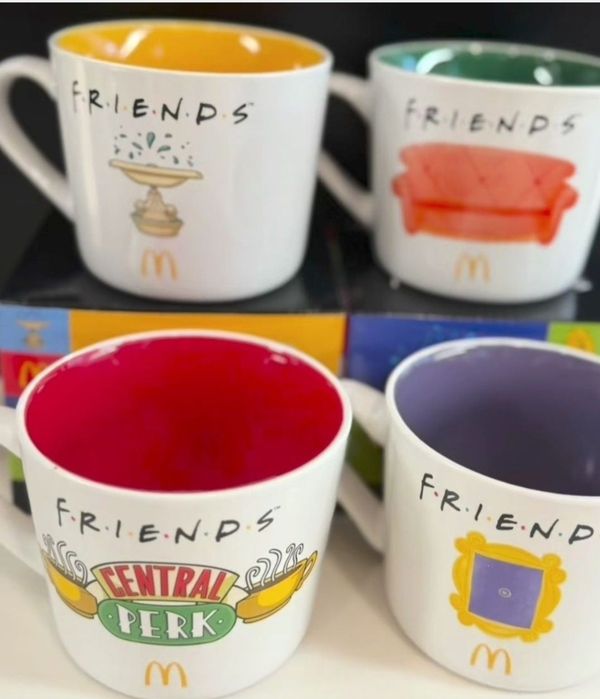Чашки Друзі фігурки кружки Friends фигурки  Макдональдз  Друзі Friends McDonald's чашки Друзья