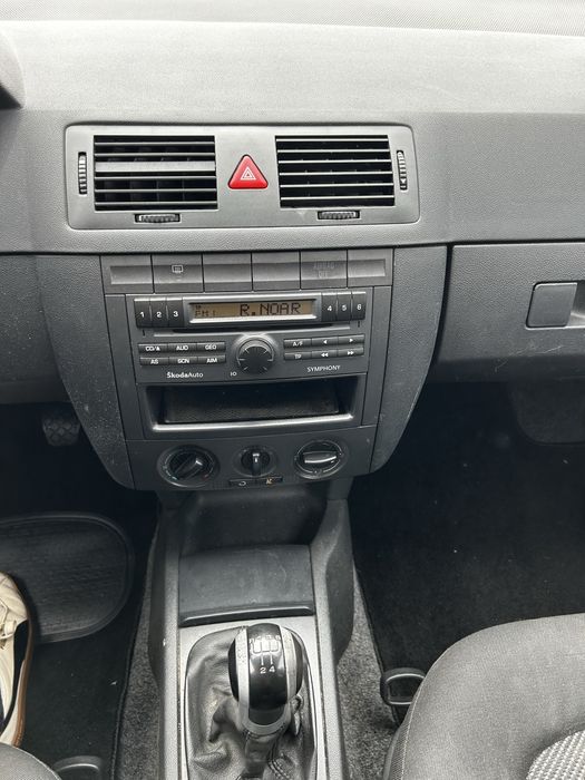 Skoda Fabia 1.2 12V ( Poucos kms)