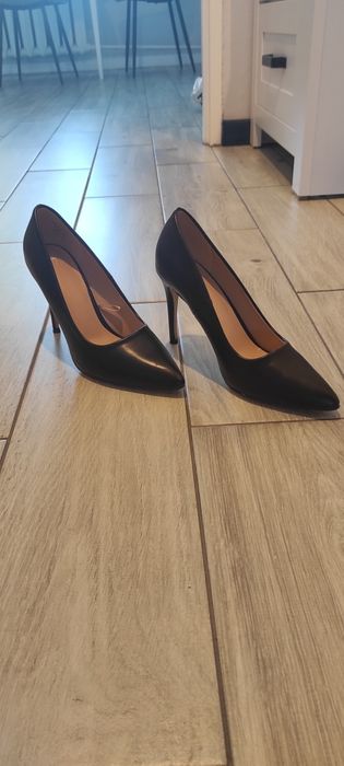 Czarne szpilki  rozmiar 40