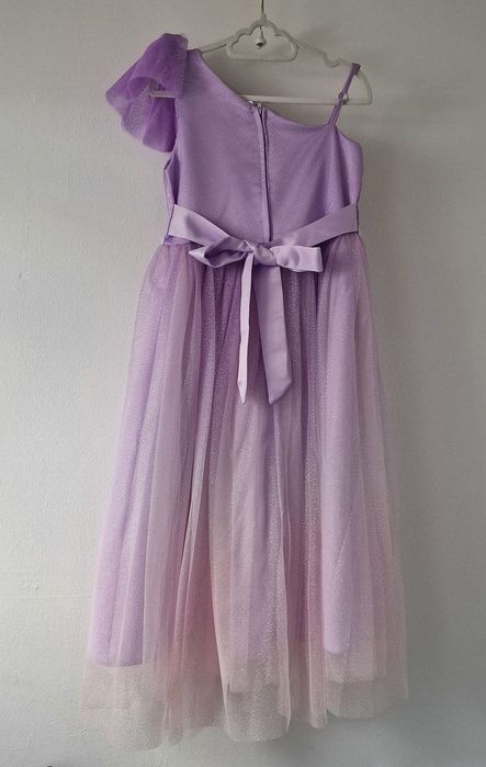 Ошатна сукня на дівчинку