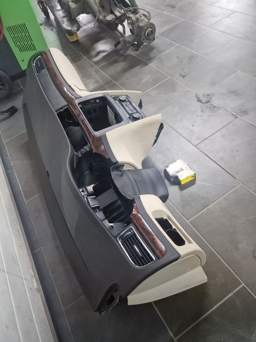 Deska kokpit skoda superb II