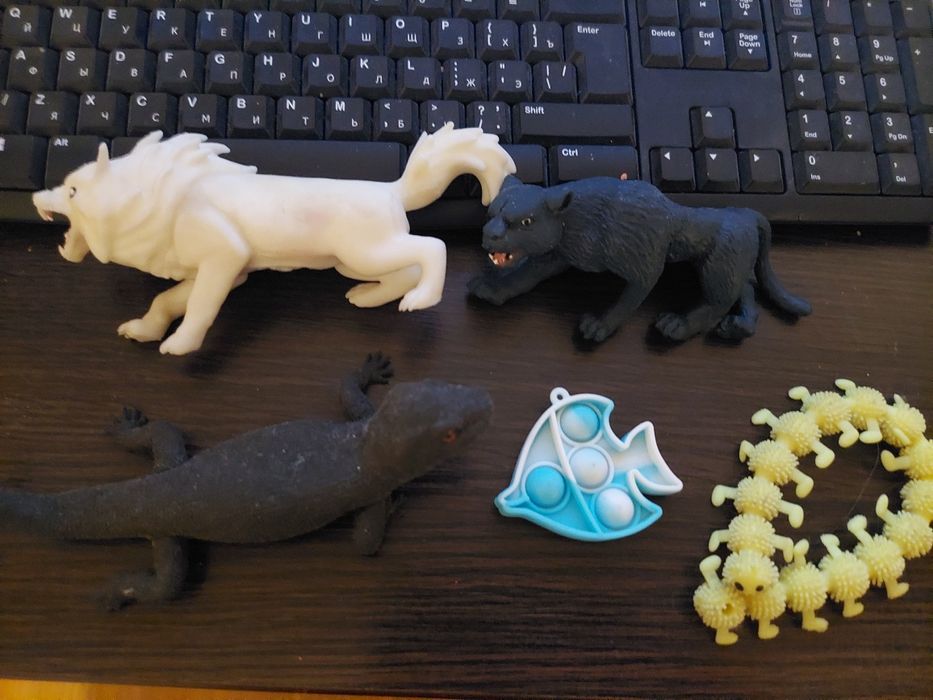 Продам бакуганы,антистресс и др