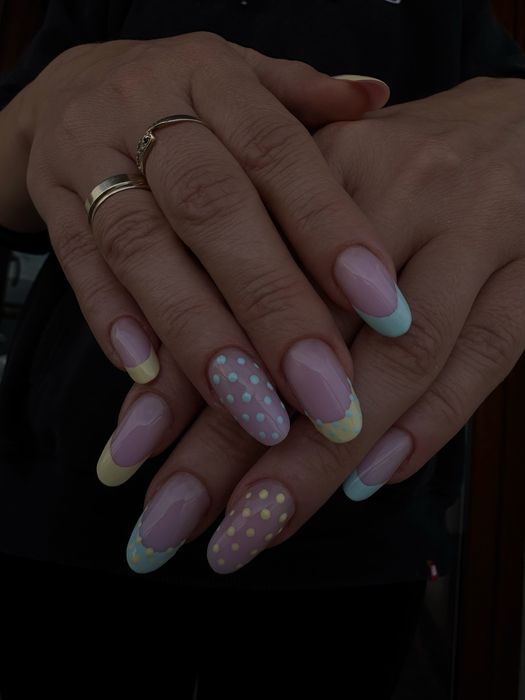 Manicure hybrydowy i żelowy