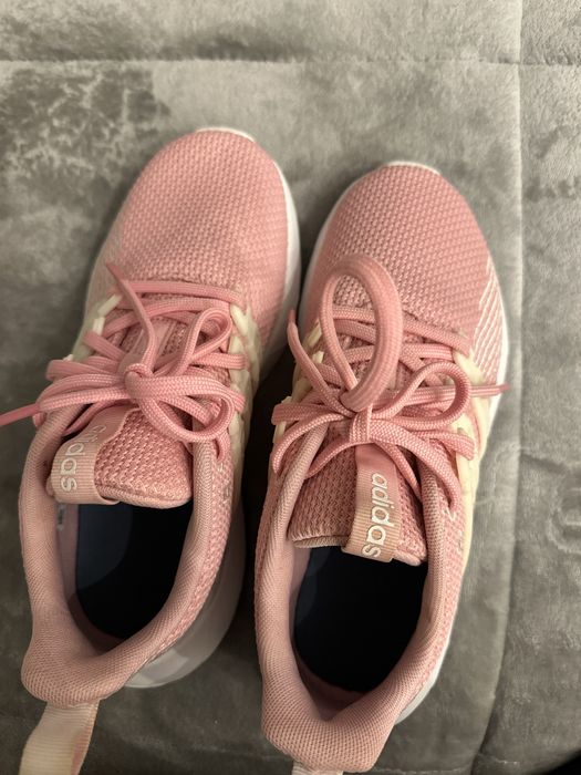 Vendo sapatilhas Adidas novas! Tamanho 36