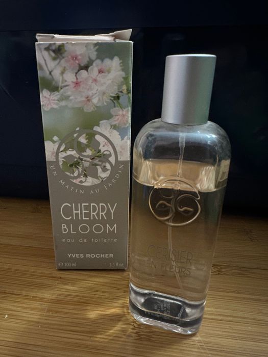 Woda toaletowa Cherry Bloom Yves Rocher Kwiat Wiśni