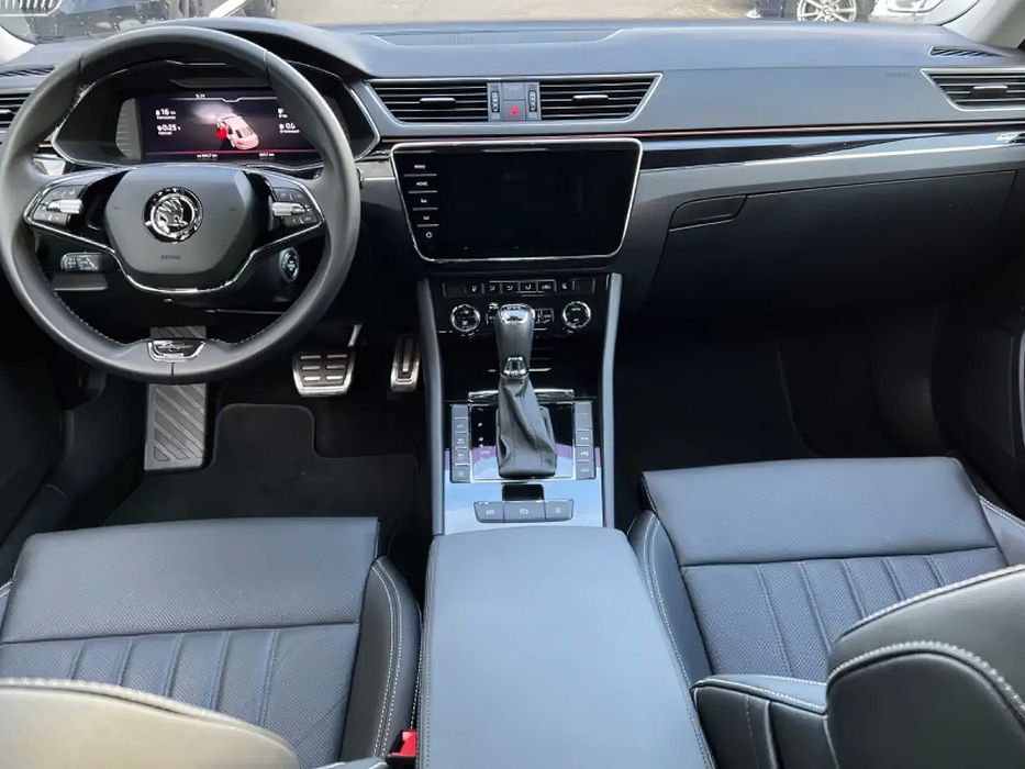 Skoda Superb      2021