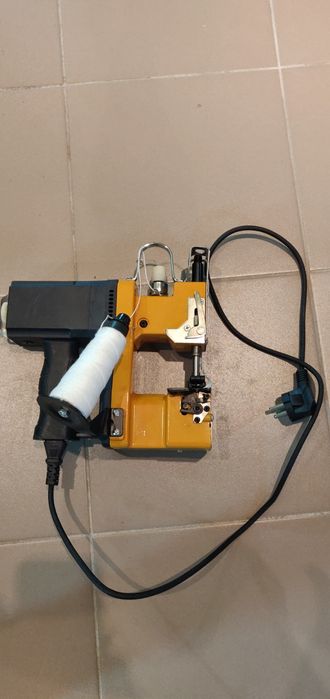 Мішкозашивна машина