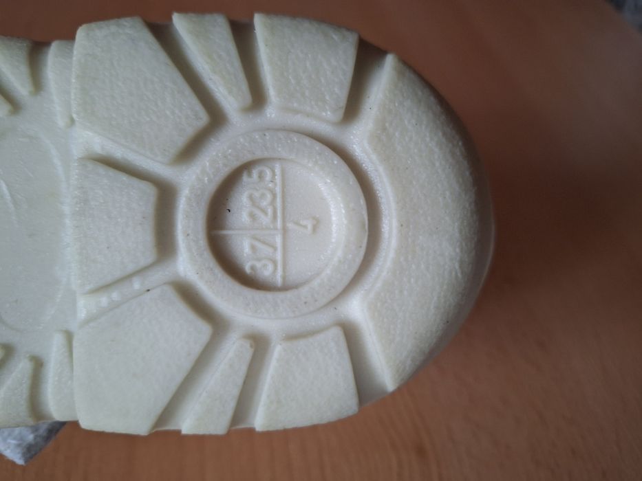 Obuwie robocze r.37/23,5cm.