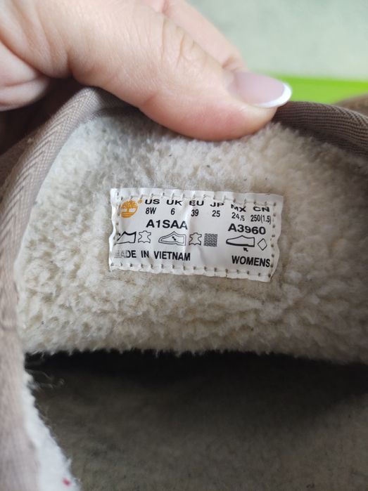 Жіночі шкіряні чобітки ботинки черевики 39 розміру від бренду Timberla