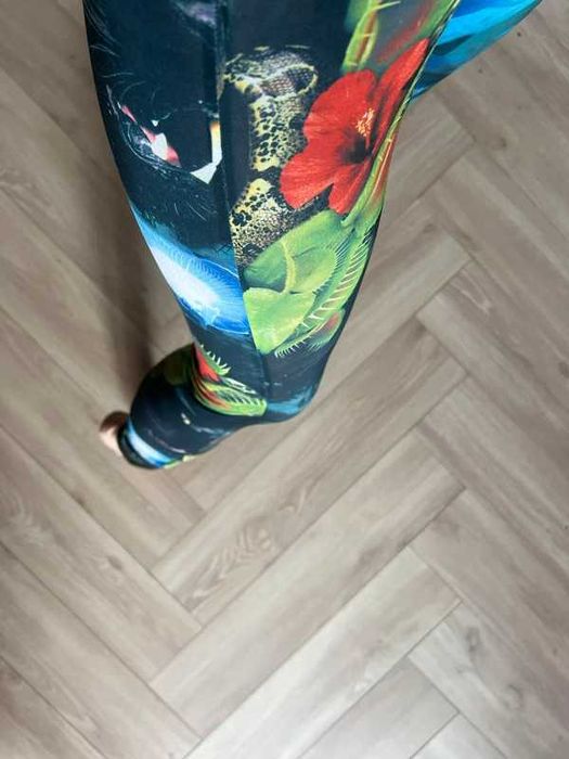 wygodne sportowe leginsy Reebok shark XS/S