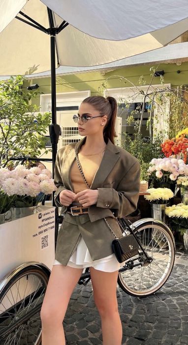 Костюм двійка із баскою