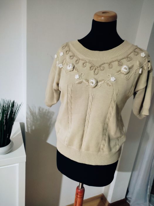 Sweterek z krótkim rękawem