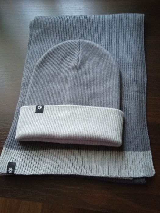 Комплект шапка з шарфом