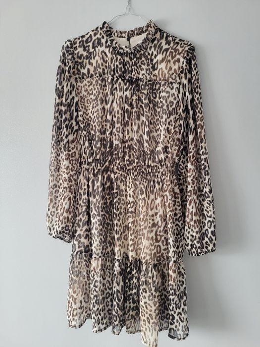 Sukienka Reserved 40