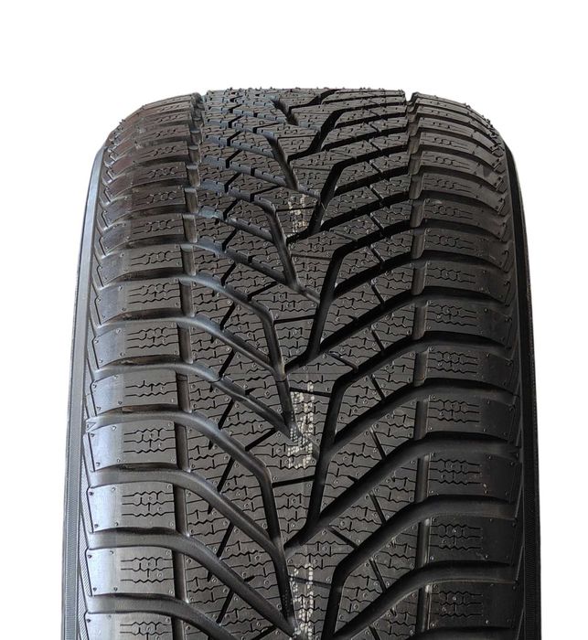 Opony zimowe YOKOHAMA BluEarth Winter V905 205/45R17 88V XL DEMO 20r.
