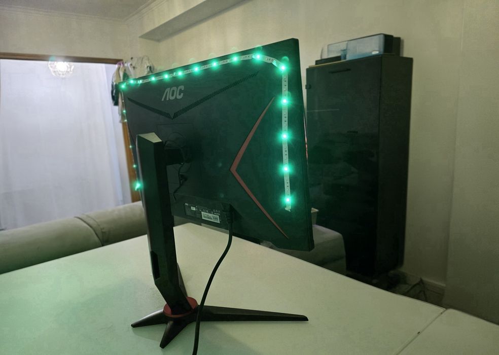 Monitor AOC 24G2U/BK - 23.8" IPS, 144Hz, FreeSync Premium para Venda!