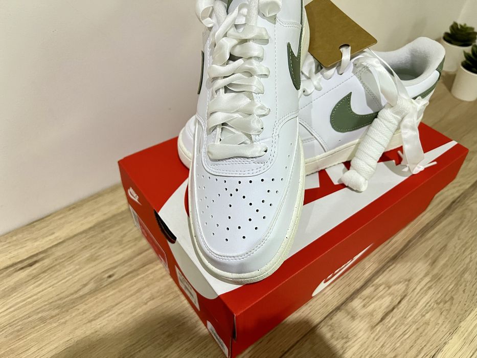 NOVAS - Saoatilhas Nike Court Vision Low Brancas Mulher | Tamanho 42