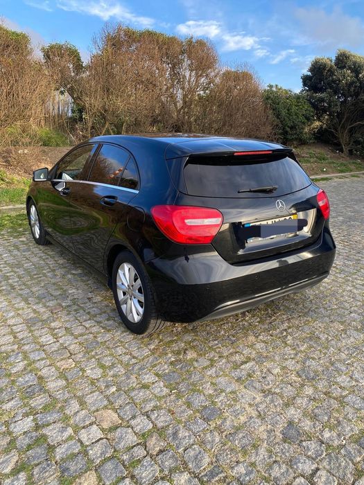 Mercedez A180 preto