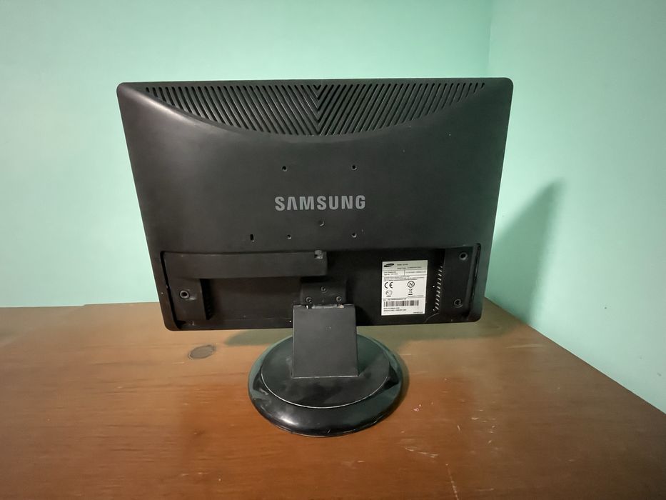 Монітор SAMSUNG