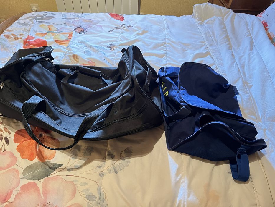 Vendo 3 sacos  viagem