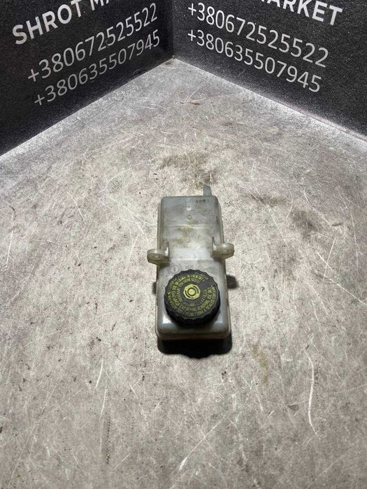 Бачок гальмівної рідини головного циліндра Peugeot 307 0204224574