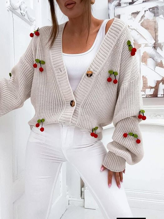 Sweter damski z wiśniami