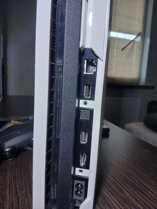 PlayStation 4 pro Dead Stranding з іграми на фото