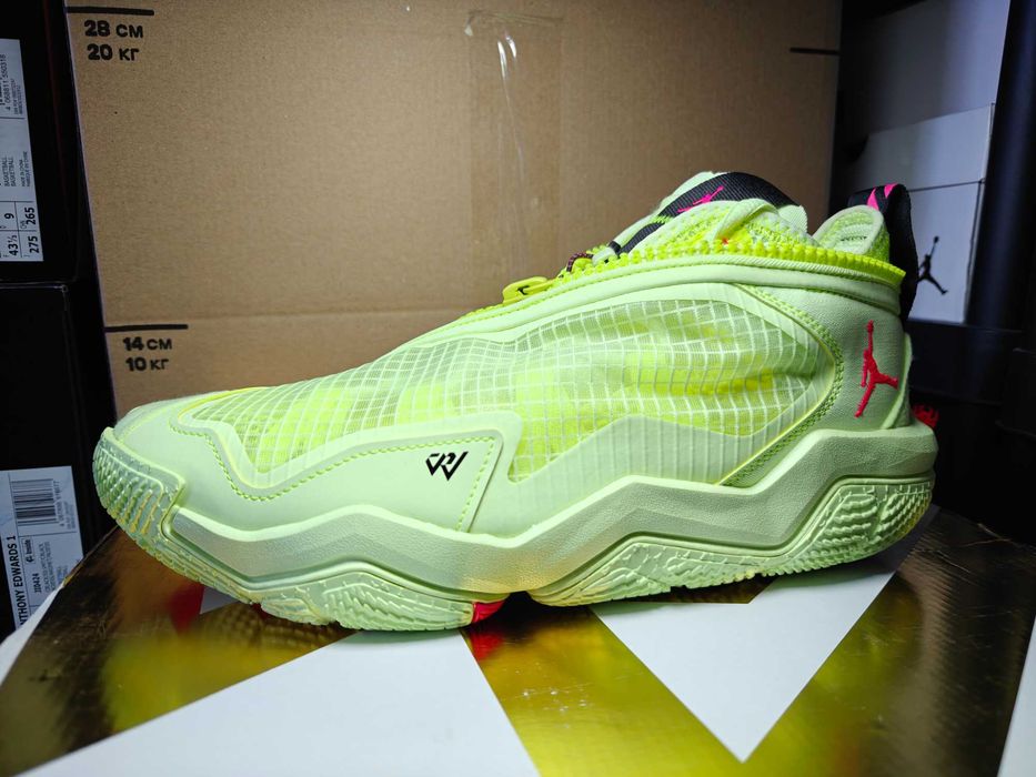 Оригінальні баскетбольні кросівки Jordan Why Not 6
