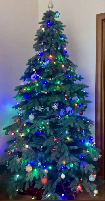 Продам штучну ялинку преміум якості.  2,2 м