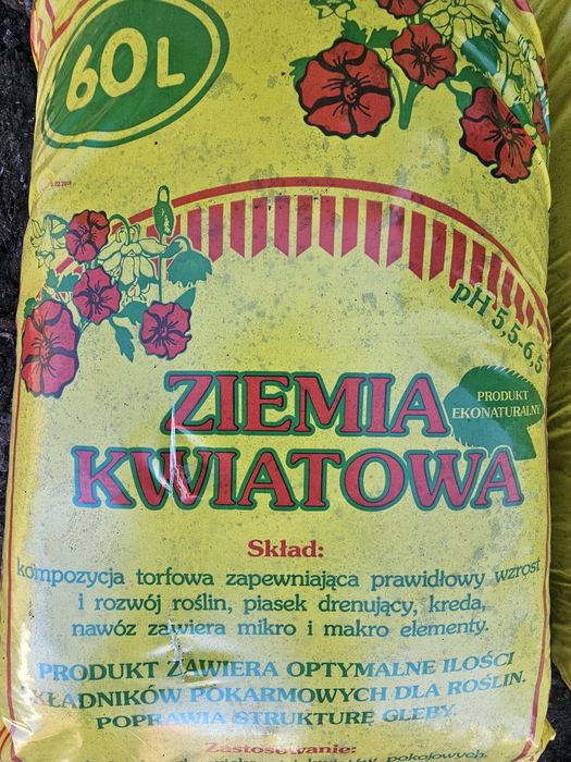 PRODUCENT.cena brutto..Ziemia ,torf,czarna,kora pH: 3,5-7 ph -/80L/60L