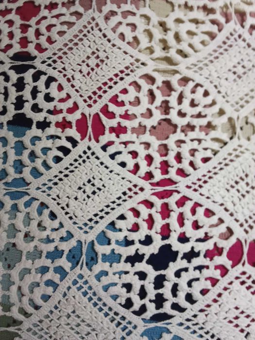 Colcha de crochê artesanal, Peça antiga