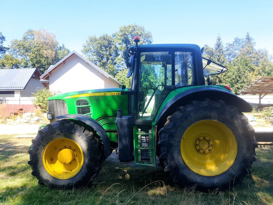 Ciągnik John Deere 6930