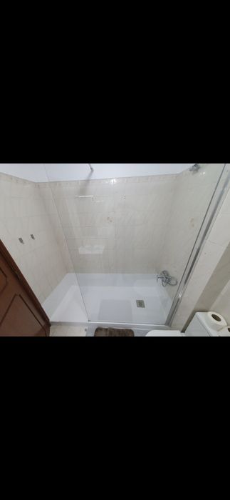 QUARTO COM VARANDA junto ao comboio