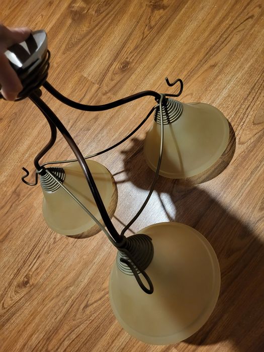 AKTUALNE lampa sufitowa na 3 żarówki AKTUALNE