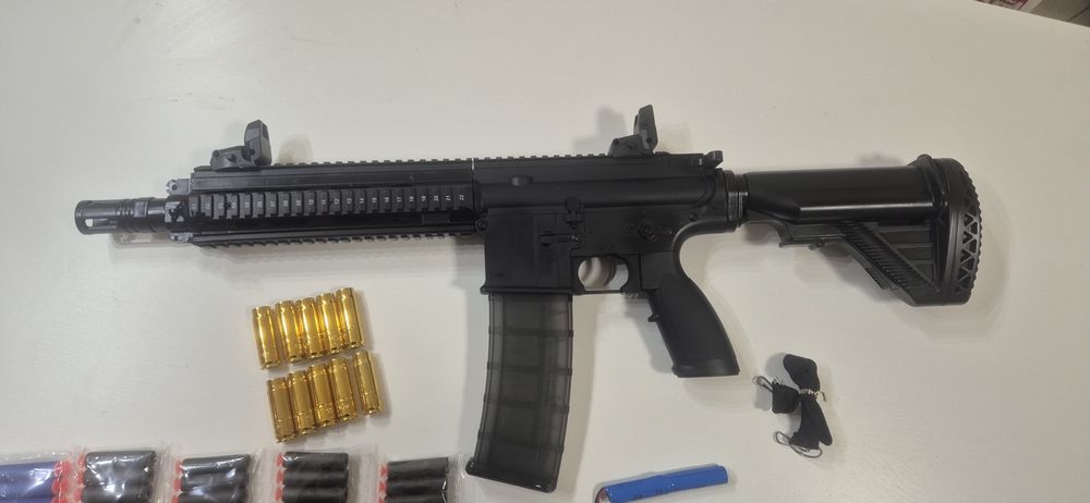 Vendo H&K 416D Nerf Eléctrica ou troco por Pressão de Ar