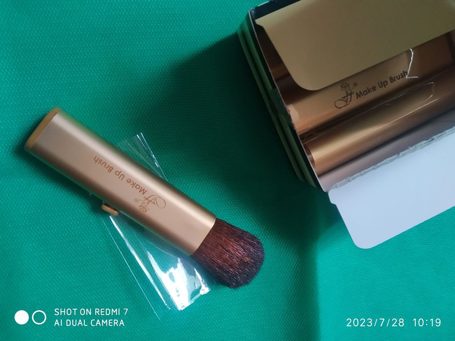 Кисть макияжная 100 грн