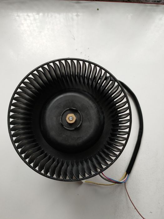 Silnik z turbiną do okapu Whirlpool