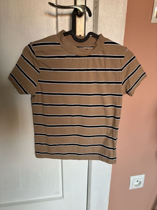 Beżowy tshirt w paski Sinsay M