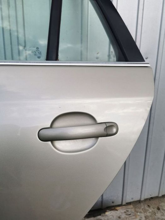 Drzwi lewy tył VW Golf V kombi LD1W